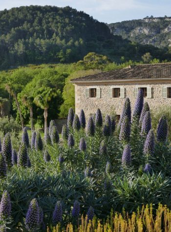 Mediterranean-estate-with-a-dream-garden-in-Mallorca